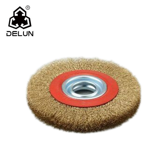 Circular-wire-brush-for-bench-wheel